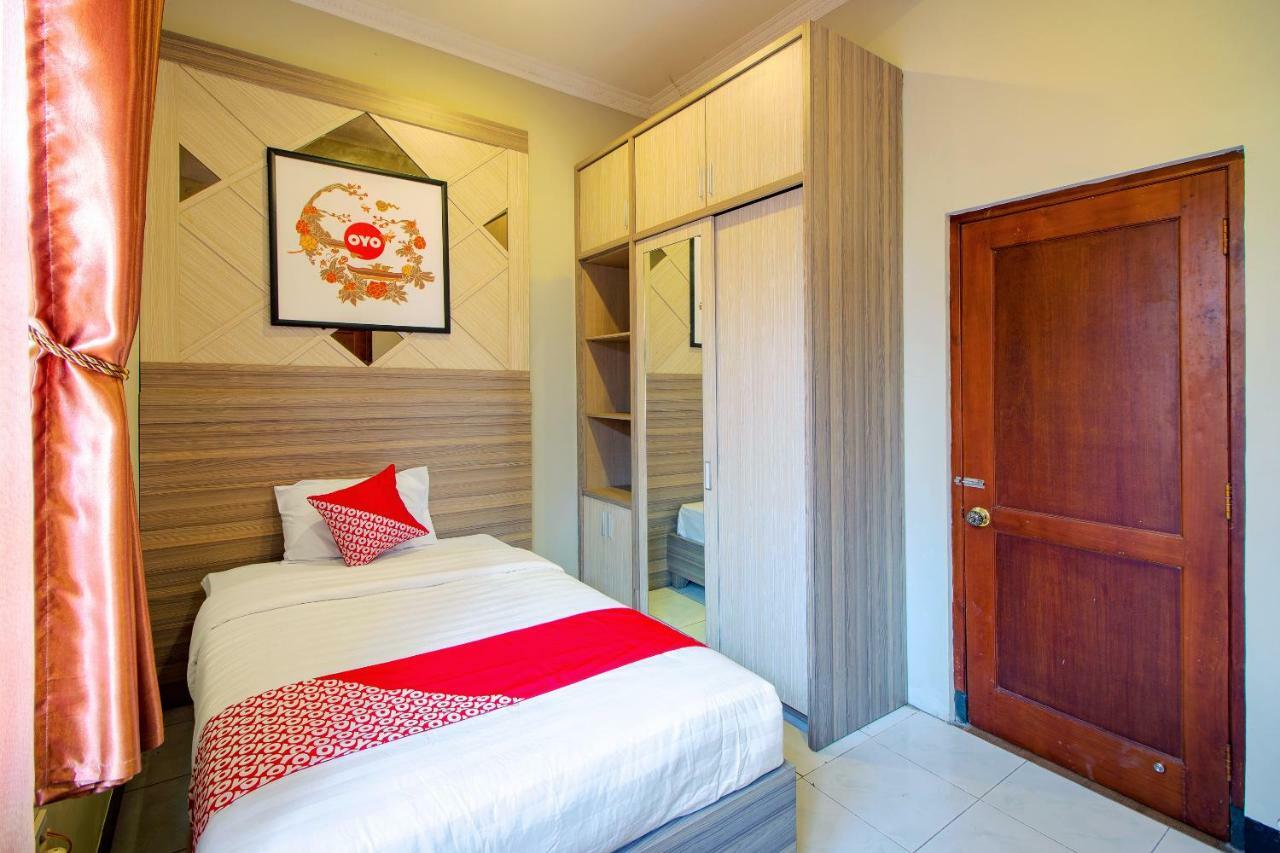 Oyo 1195 The Doctor'S Guest House Syariah Kejayan Exterior foto