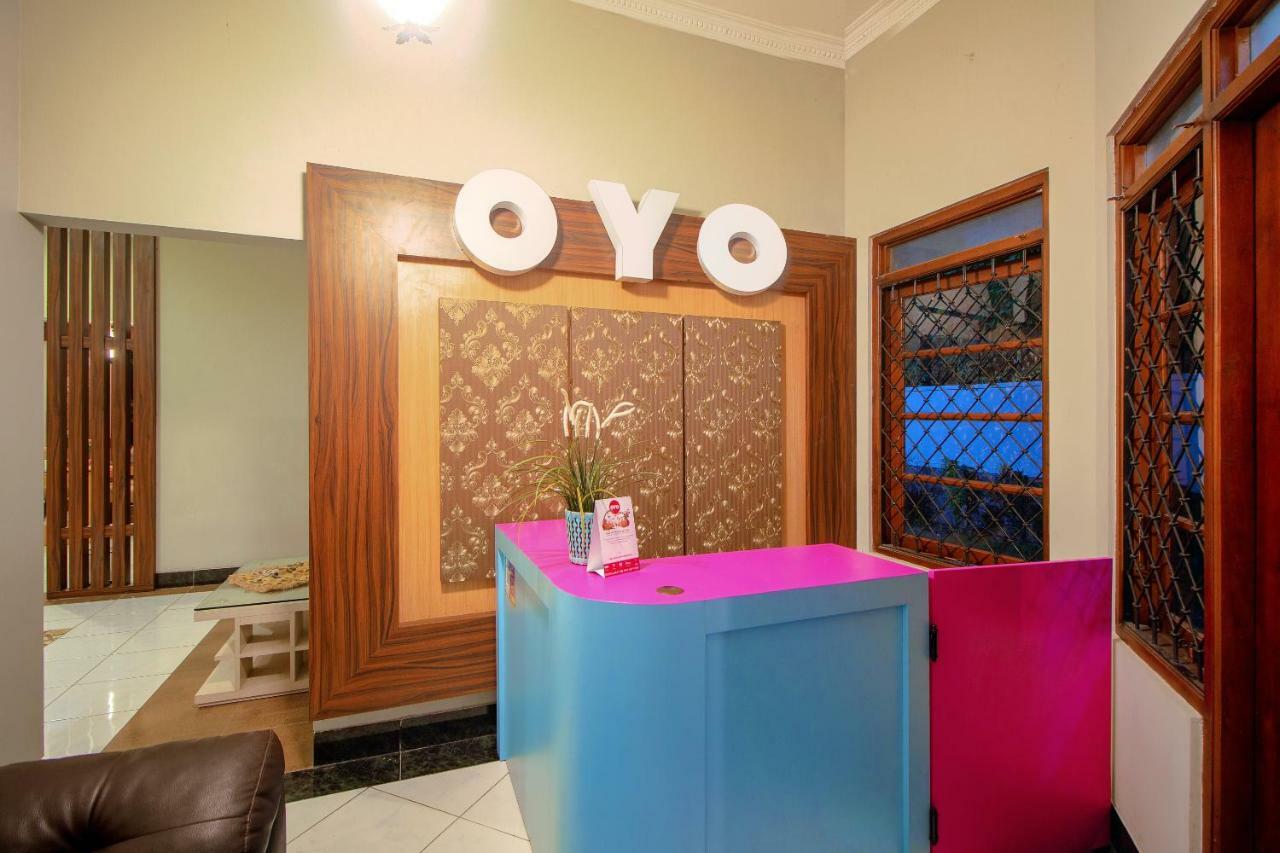 Oyo 1195 The Doctor'S Guest House Syariah Kejayan Exterior foto